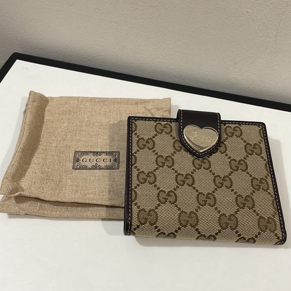 SOLD❤️AUTHENTIC GUCCI MONOGRAM Heart Logo Bifold Wallet❤️ - Picture 4 of 16